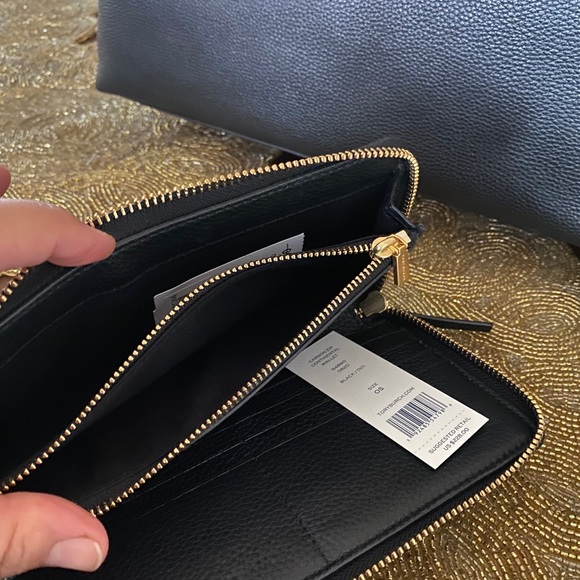 Brand new 🏷Tory Burch Carson tote and wallet🕶🌹 - Picture 11 of 16